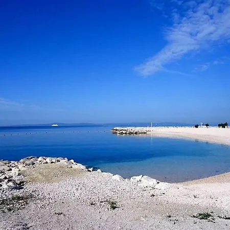 Apartmán Sea View With Swimming Pool Near