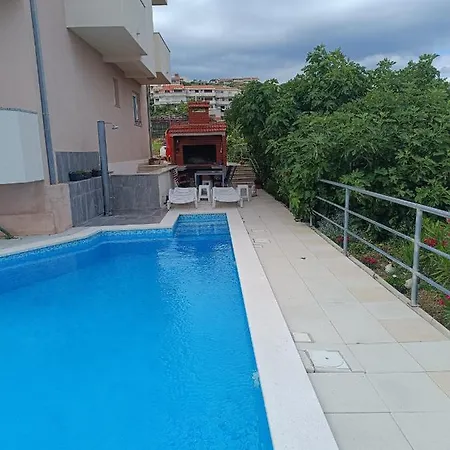 Sea View With Swimming Pool Near Сплит