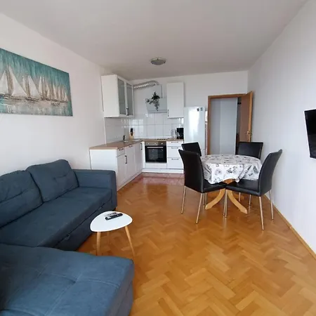 Sea View With Swimming Pool Near Апартаменты Сплит