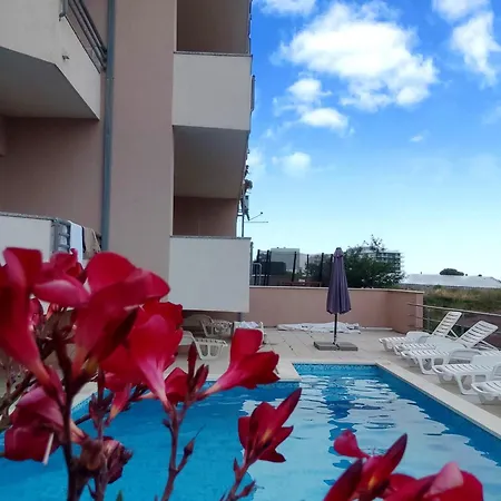 Sea View With Swimming Pool Near Спліт