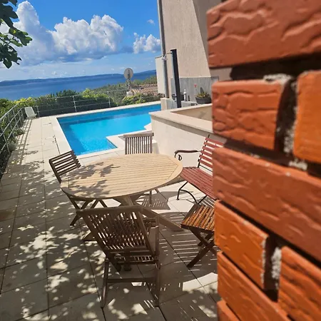 아파트 Sea View With Swimming Pool Near