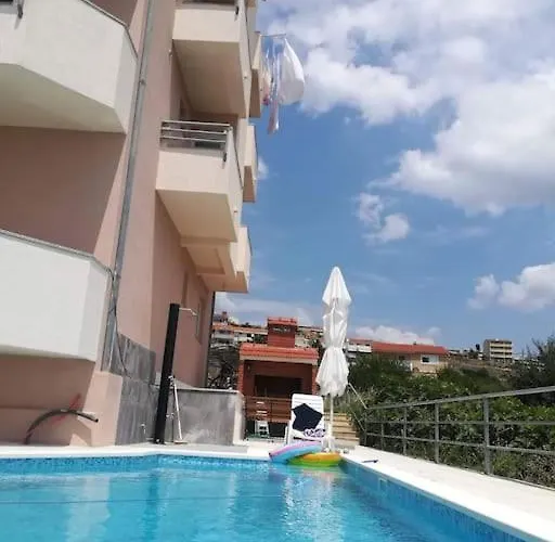 Sea View With Swimming Pool Near * 스플리트