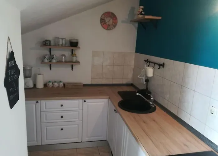 Sea View With Swimming Pool Near 스플리트