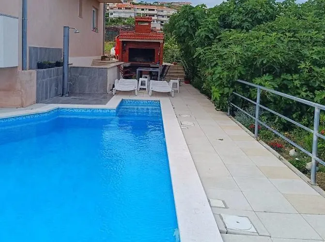 Sea View With Swimming Pool Near 아파트