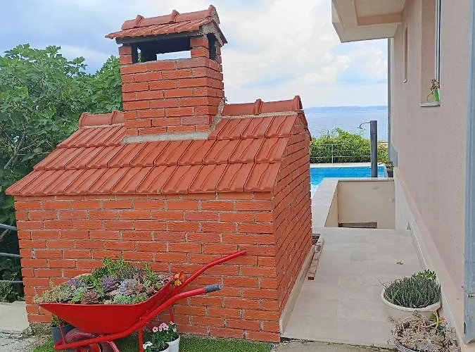 Sea View With Swimming Pool Near *