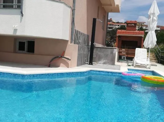 Sea View With Swimming Pool Near 아파트 스플리트