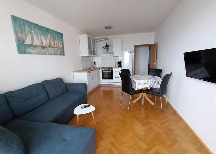 Sea View With Swimming Pool Near 아파트 스플리트