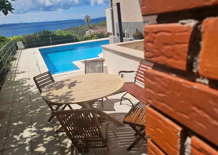 아파트 Sea View With Swimming Pool Near