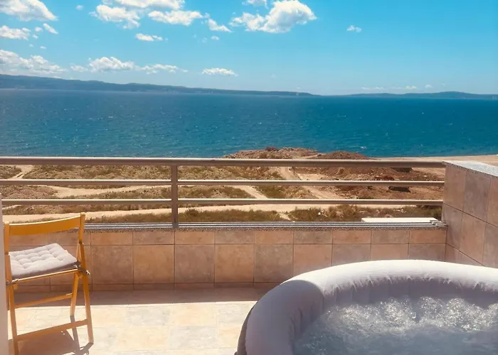 Sea View With Swimming Pool Near 스플리트