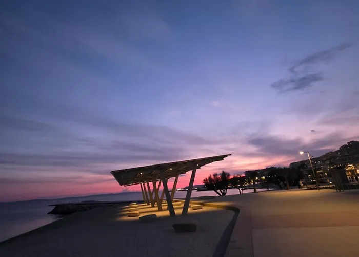 Sea View With Swimming Pool Near 아파트