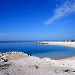 Apartment Sea View With Swimming Pool Near