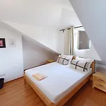 Apartment Sea View With Swimming Pool Near Split