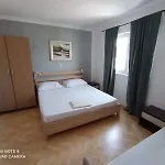 Sea View With Swimming Pool Near Apartment *
