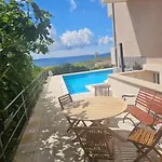 Sea View With Swimming Pool Near Apartment